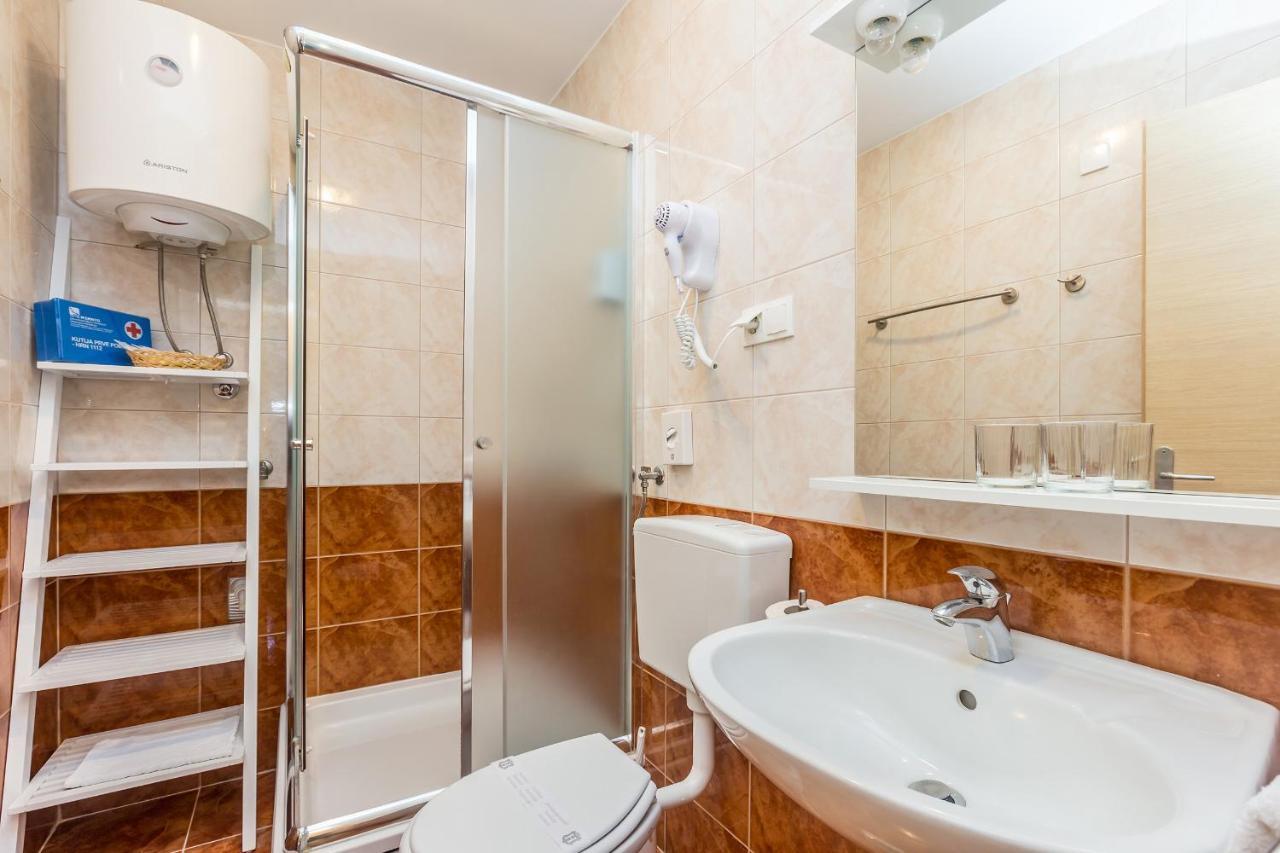Apartments Mirica 2 Baska  Bagian luar foto
