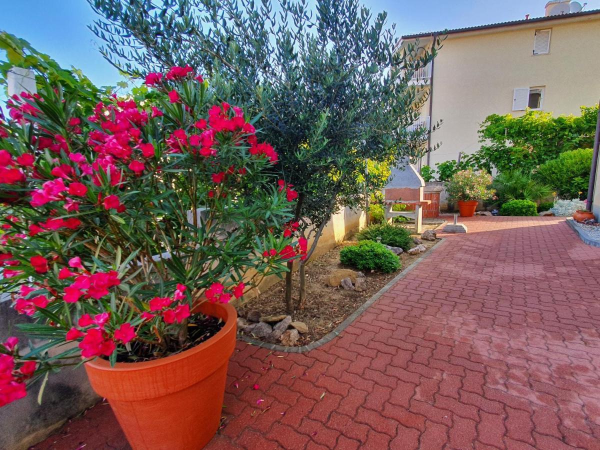 Apartments Mirica 2 Baska  Bagian luar foto